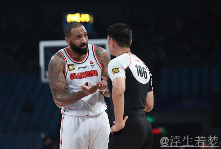 《半岛都市报》：青岛男篮难题仍聚焦于限制对手外援